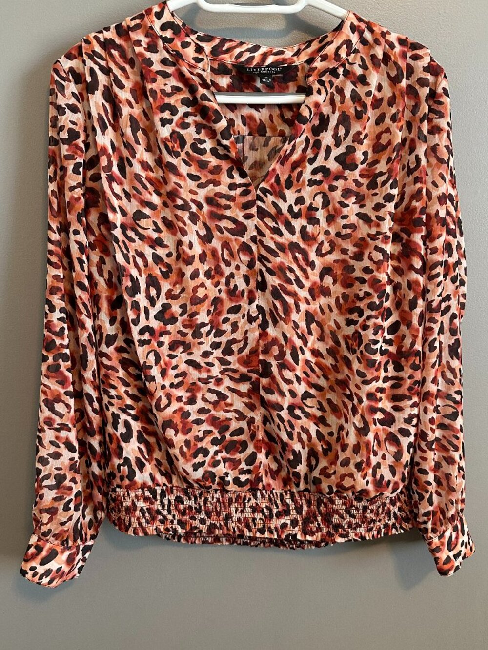 NWT Liverpool Los Angeles Watercolor Cheetah Smocked Blouse Women's Medium